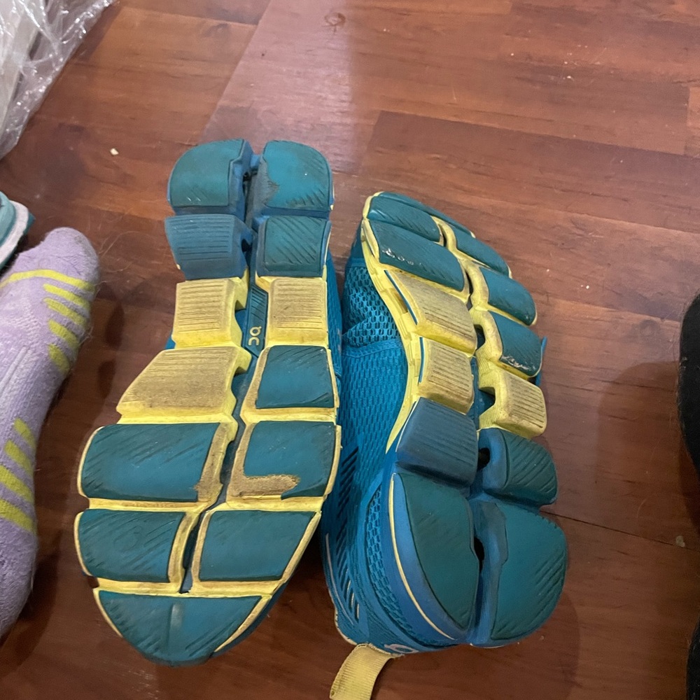 On size 6.5 running shoes. Good condition
